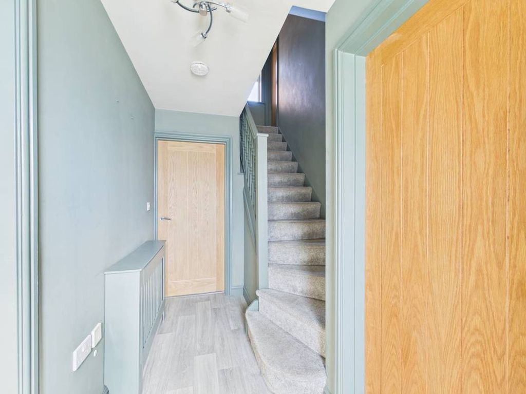 Property photo 2 of 23 Hallway