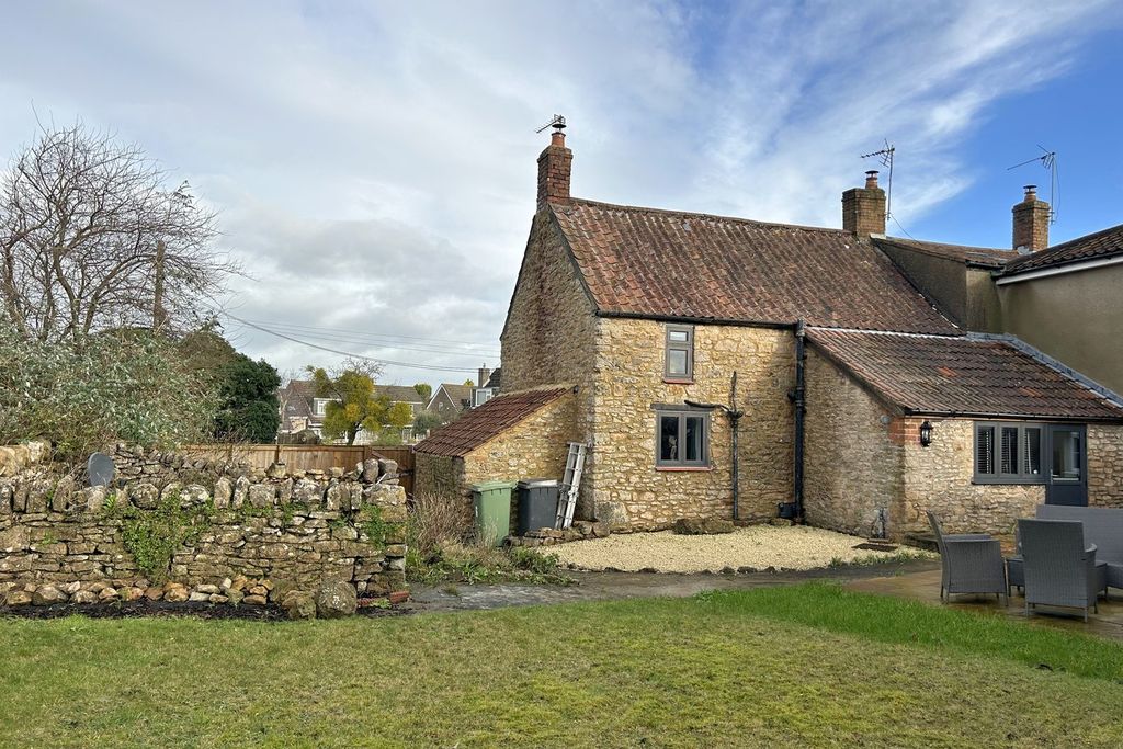 Property photo 2 of 9