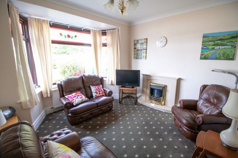 Property photo 3 of 16 Lounge