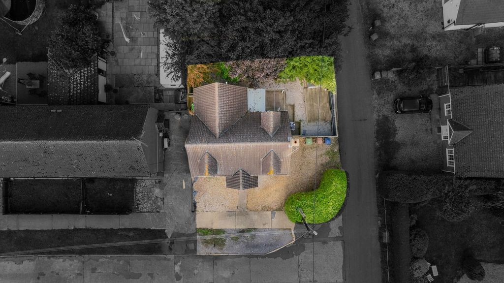 Property photo 1 of 32