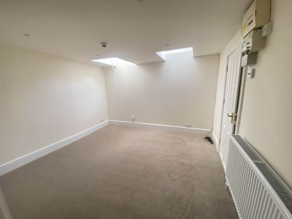 Property photo 3 of 4 Room