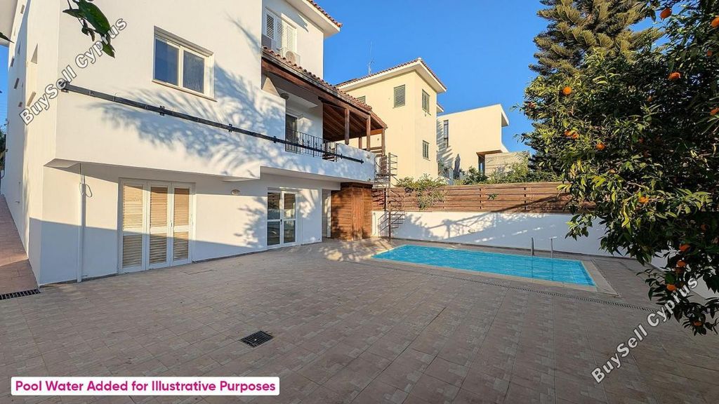 Property photo 3 of 44