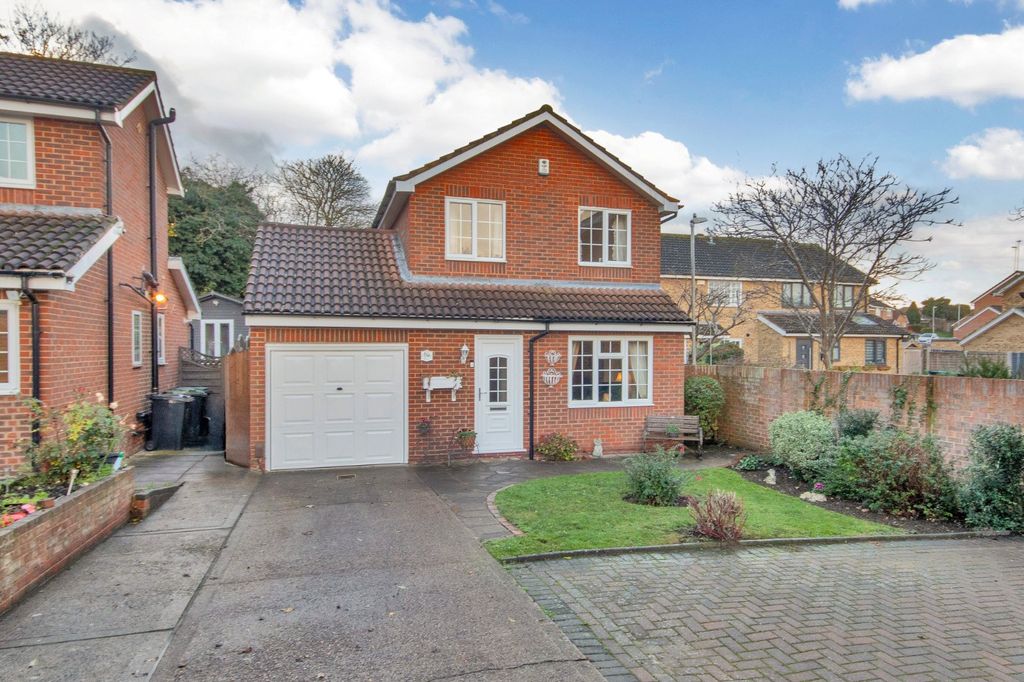 Property photo 1 of 16 External