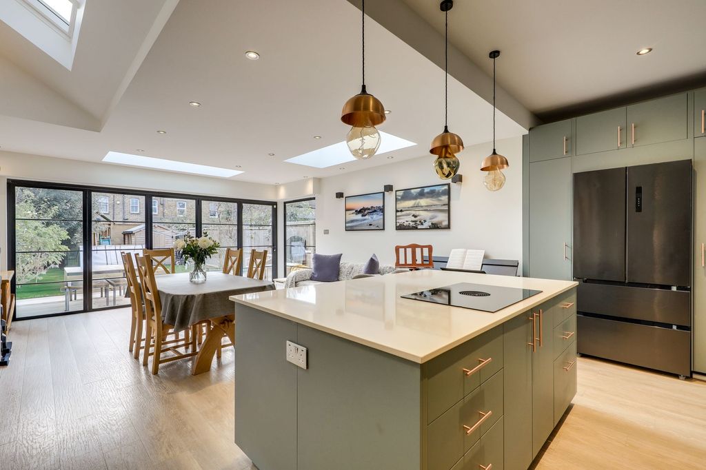 Property photo 2 of 16