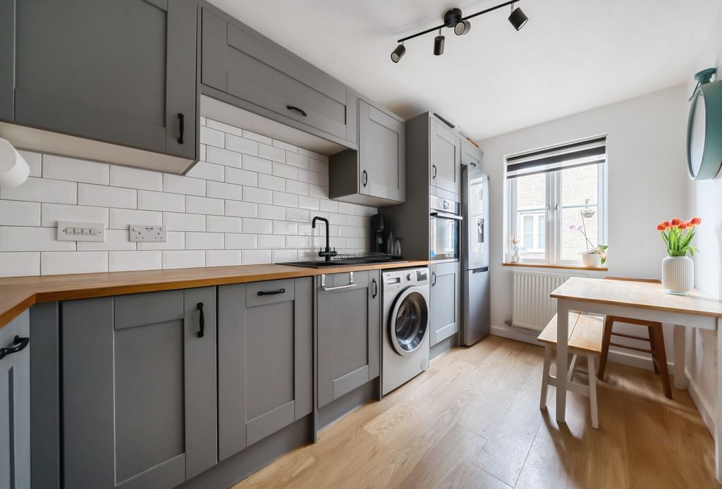 Property photo 2 of 16 1305952-3-6847F21...