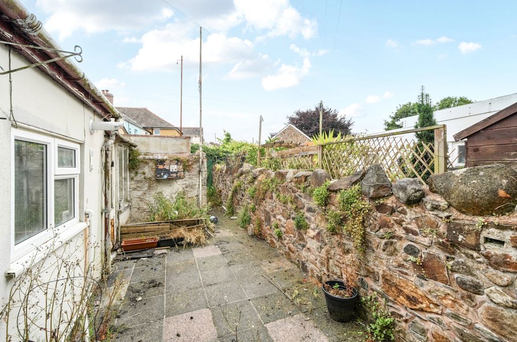 Property photo 3 of 17 3 - Picture No. 05