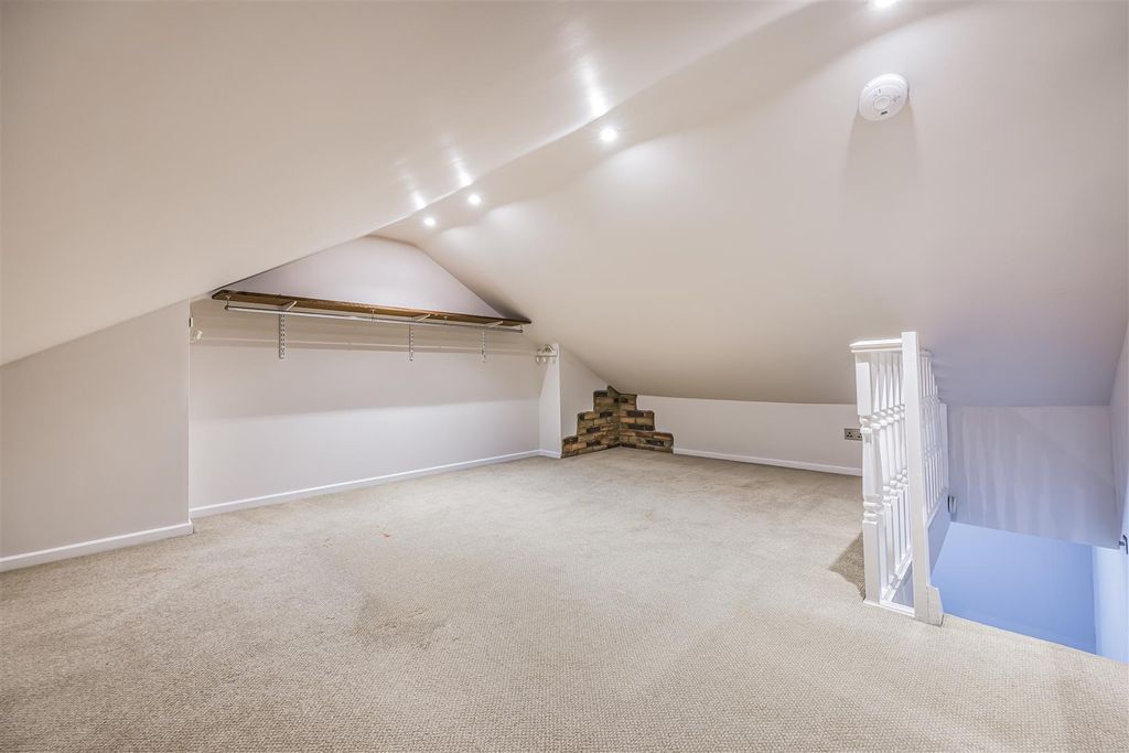 Property photo 3 of 18 39 Station Road, Copnor-Porticomarketing-Soldby-2.
