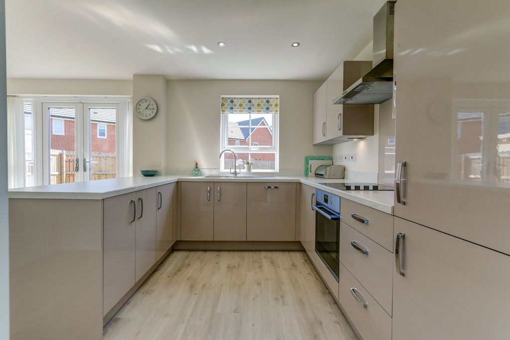 Property photo 2 of 20