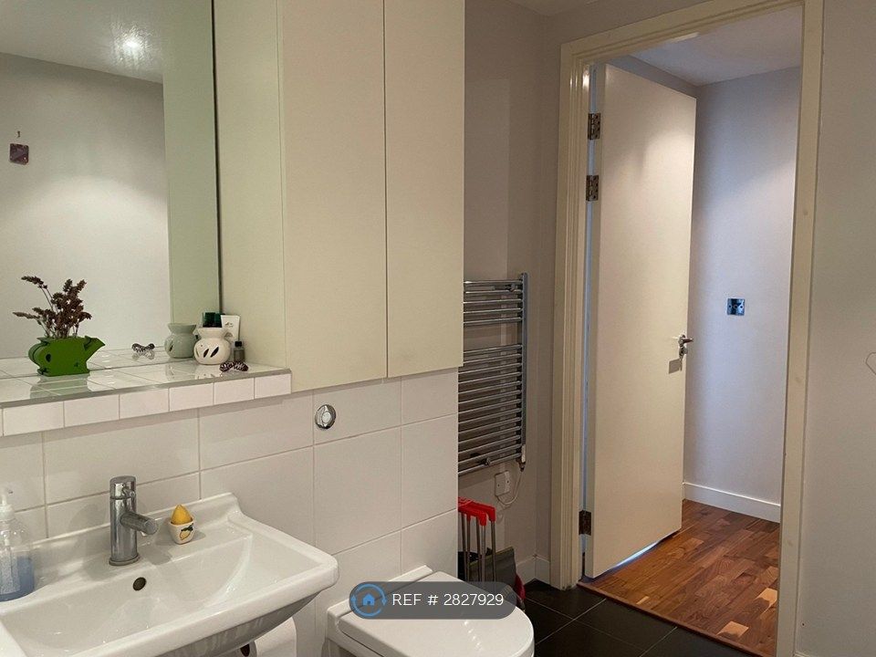 Property photo 2 of 5 Bath Room