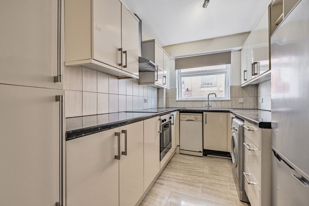 Property photo 3 of 7 915996 (3)