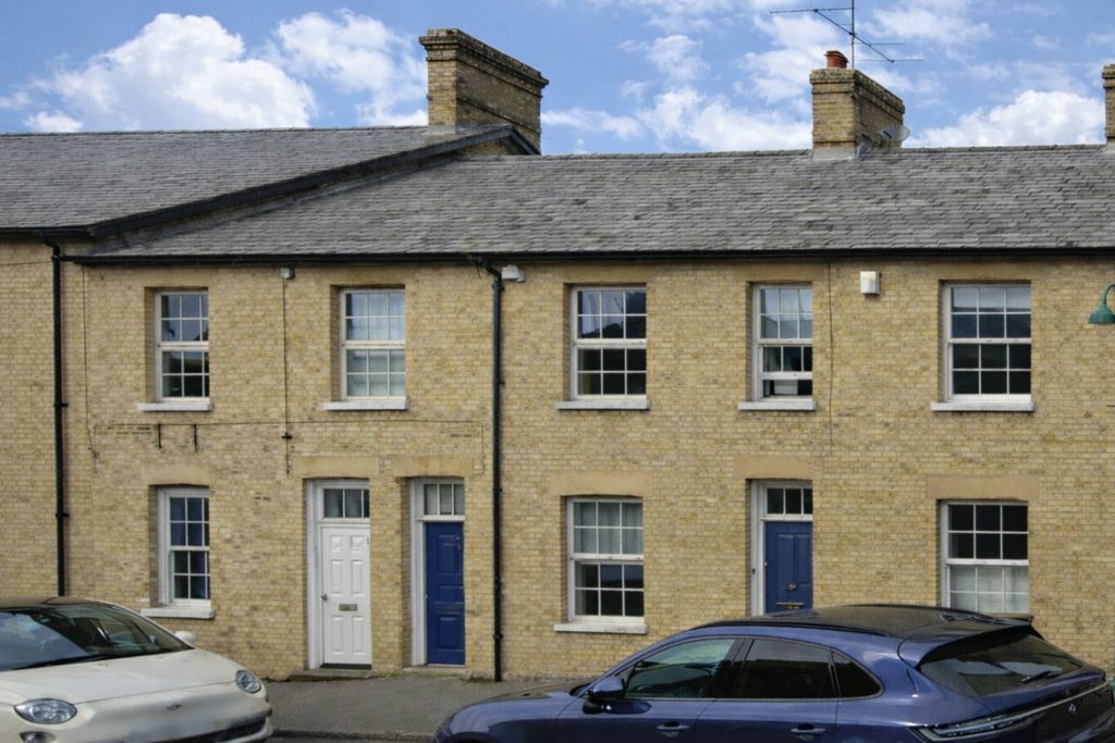 Property photo 2 of 9 Terraced_Houses