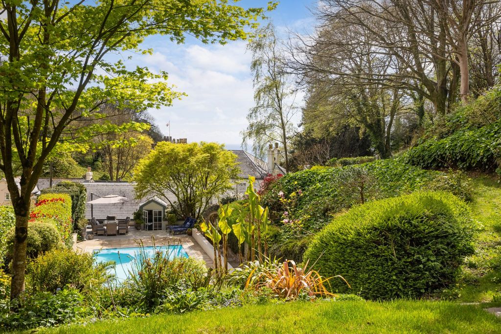 Property photo 3 of 28 Garden