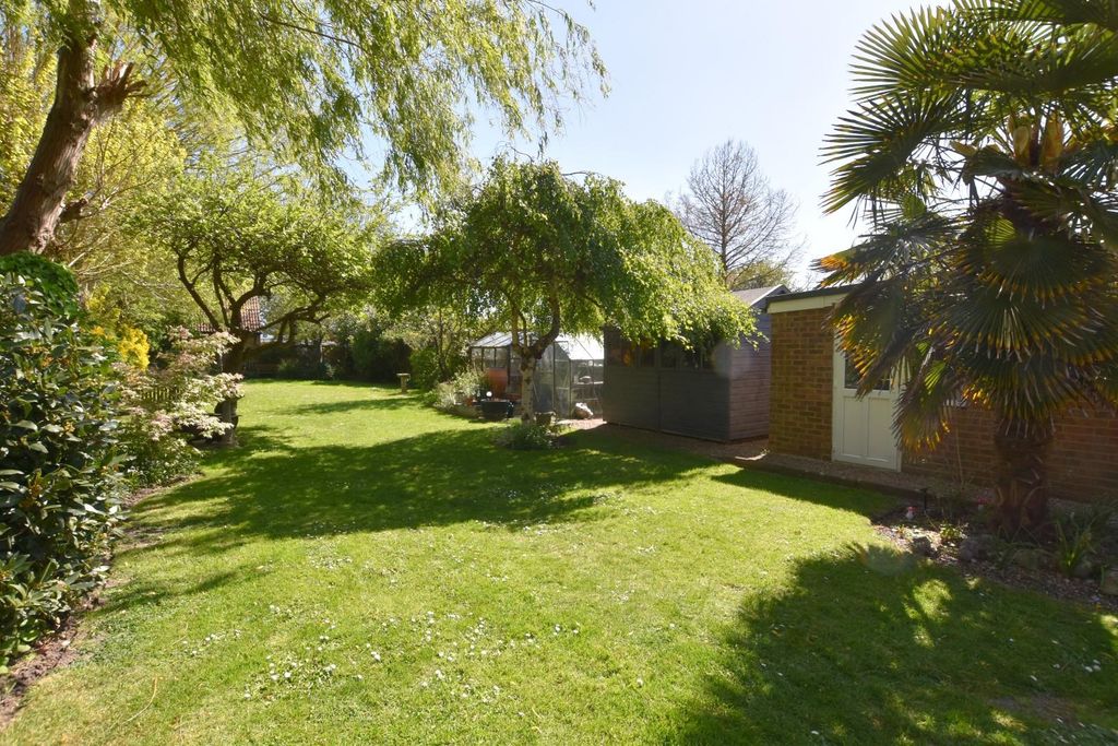 Property photo 3 of 35 20 Hythe Road Blue Sky (4).Jpg