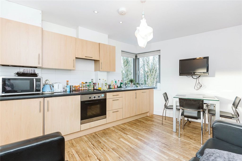 Property photo 2 of 12 Picture No. 21