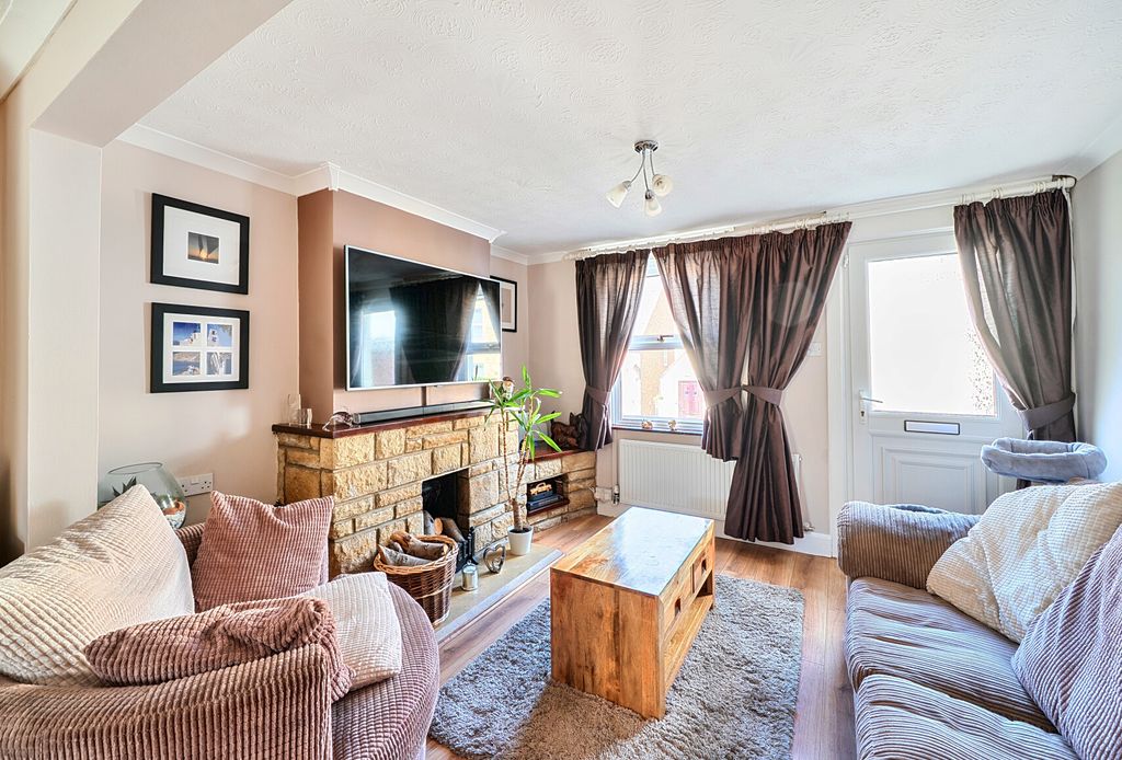 Property photo 3 of 20 1470192-10-6A2805...