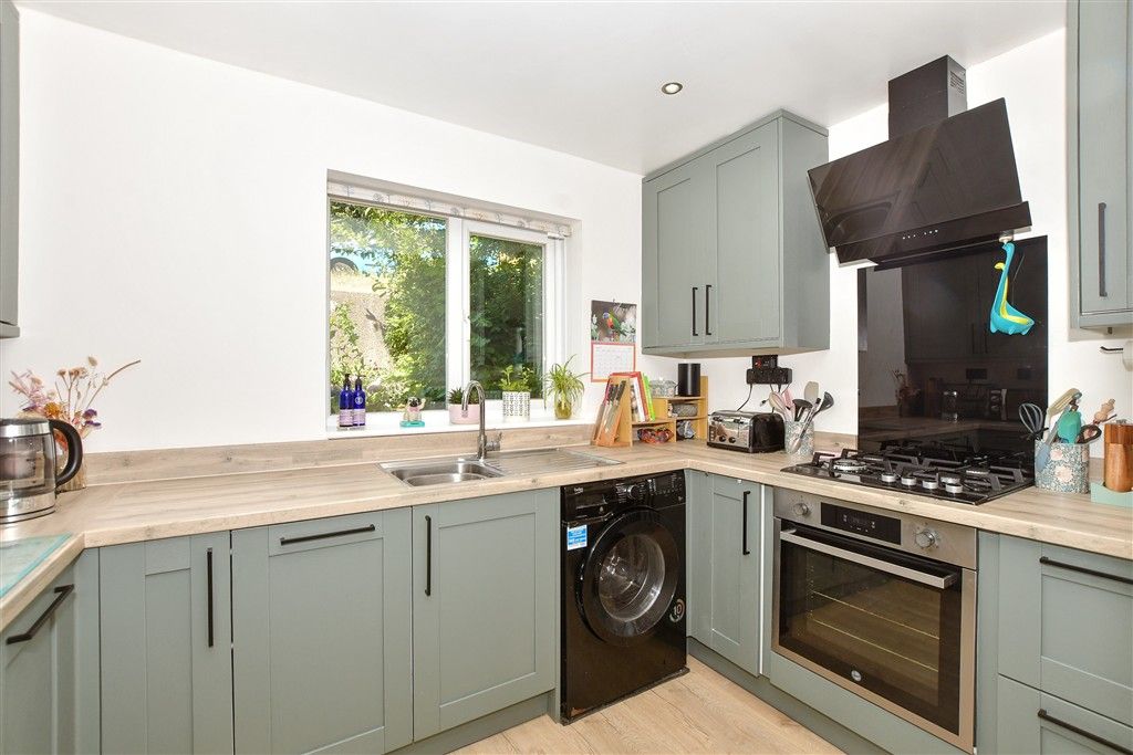 Property photo 3 of 12 Kitchen