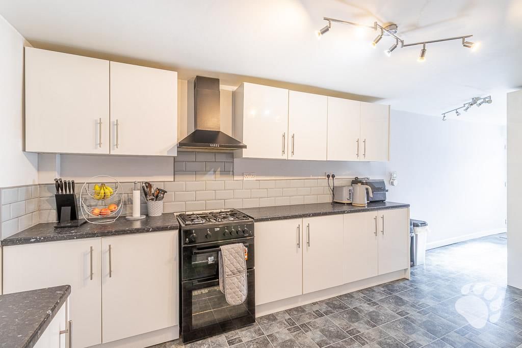 Property photo 2 of 27 Kitchen