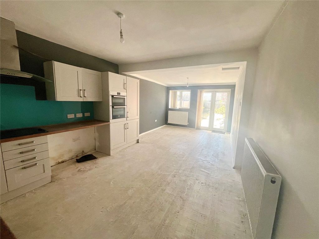 Property photo 3 of 8 Picture No. 16