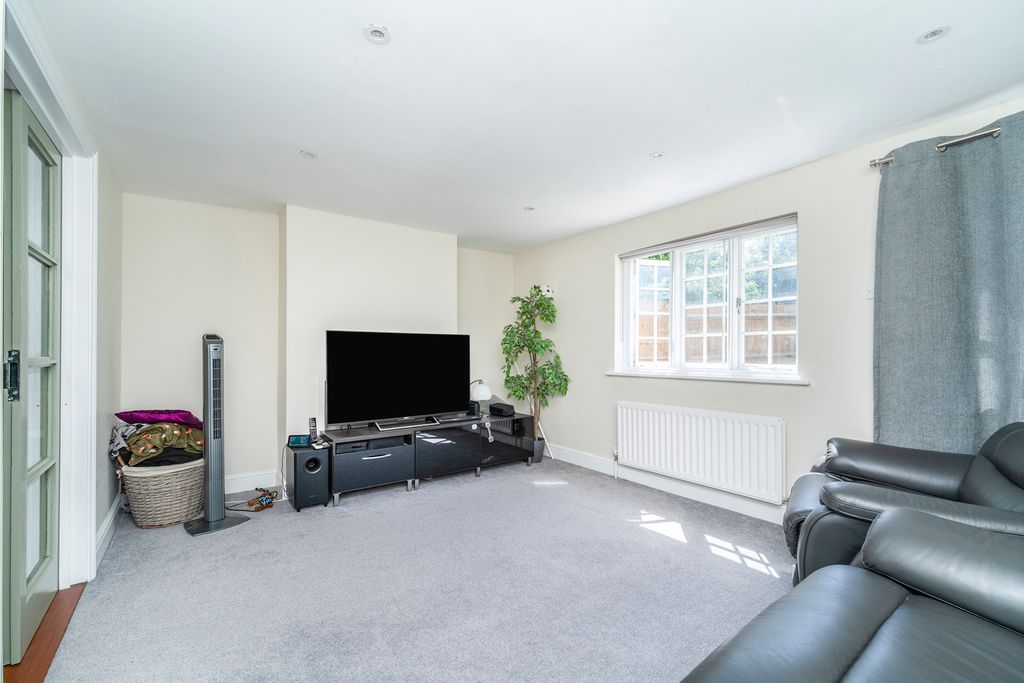 Property photo 3 of 13 Pbox-Img.Jpg