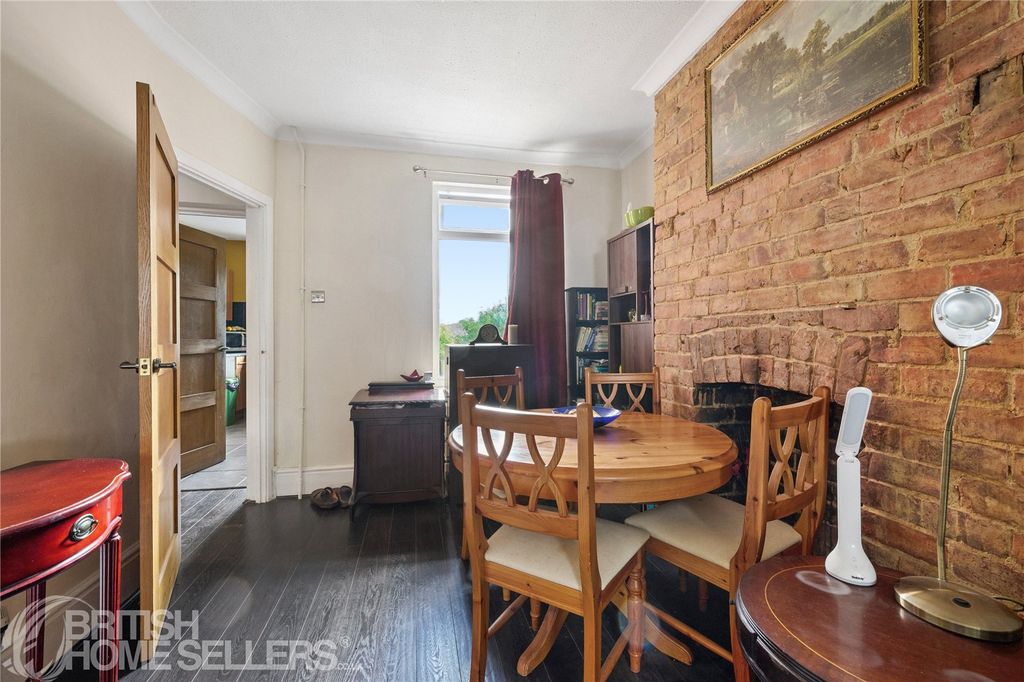 Property photo 3 of 15 Picture No. 05