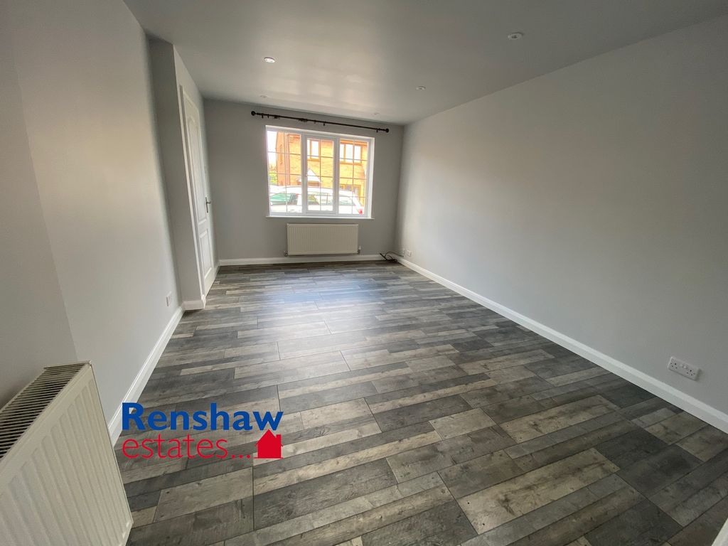 Property photo 3 of 10 Image 4