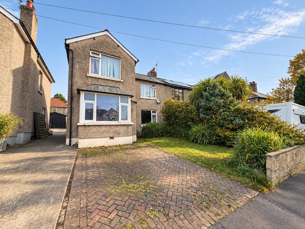 Property photo 1 of 12
