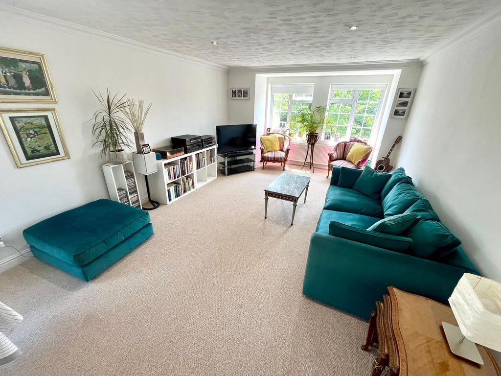 Property photo 2 of 12