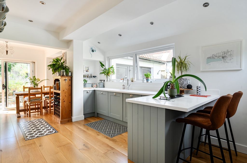 Property photo 3 of 18 148746813