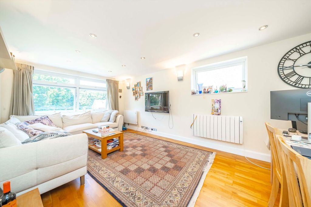 Property photo 2 of 7