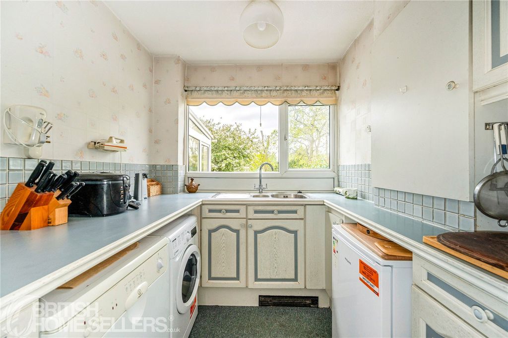 Property photo 2 of 25 Picture No. 14