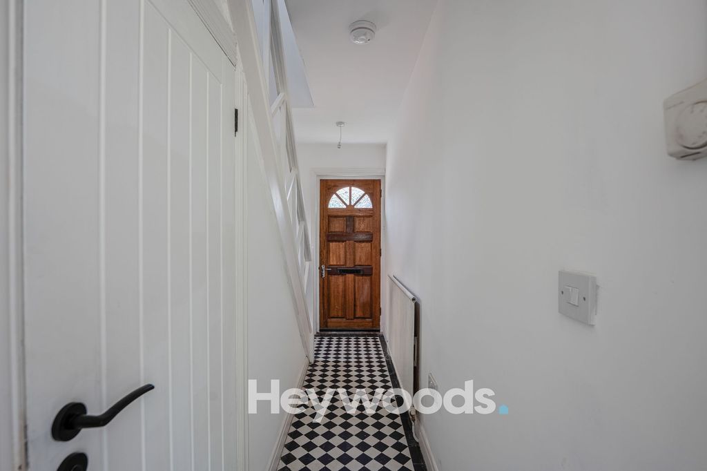 Property photo 2 of 29