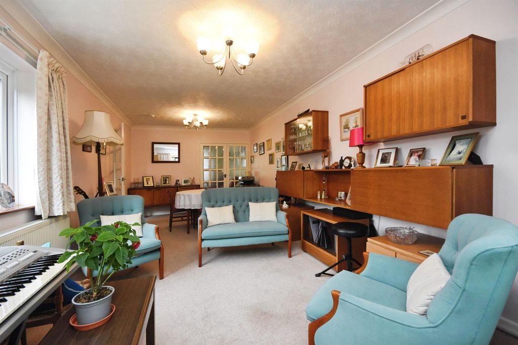Property photo 3 of 19
