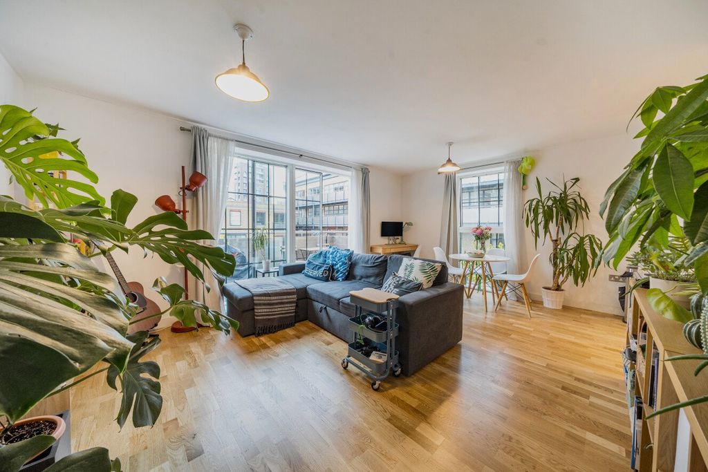 Property photo 3 of 12 Picture No. 11