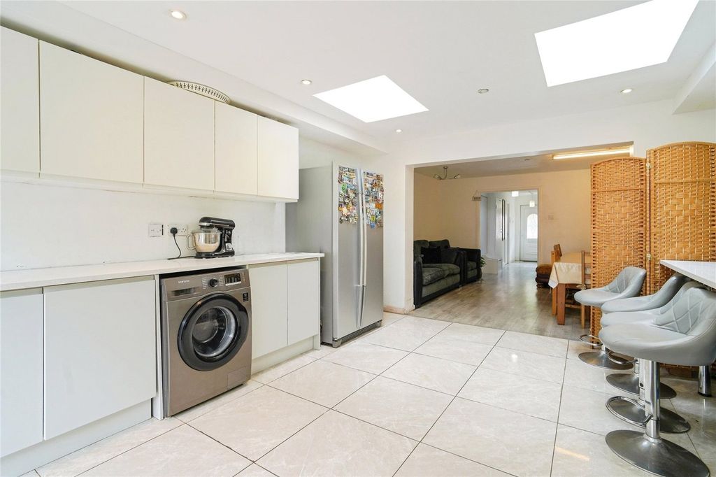 Property photo 2 of 19 Picture No. 25