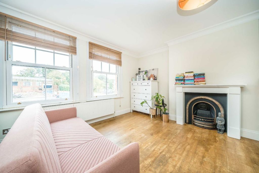 Property photo 2 of 6