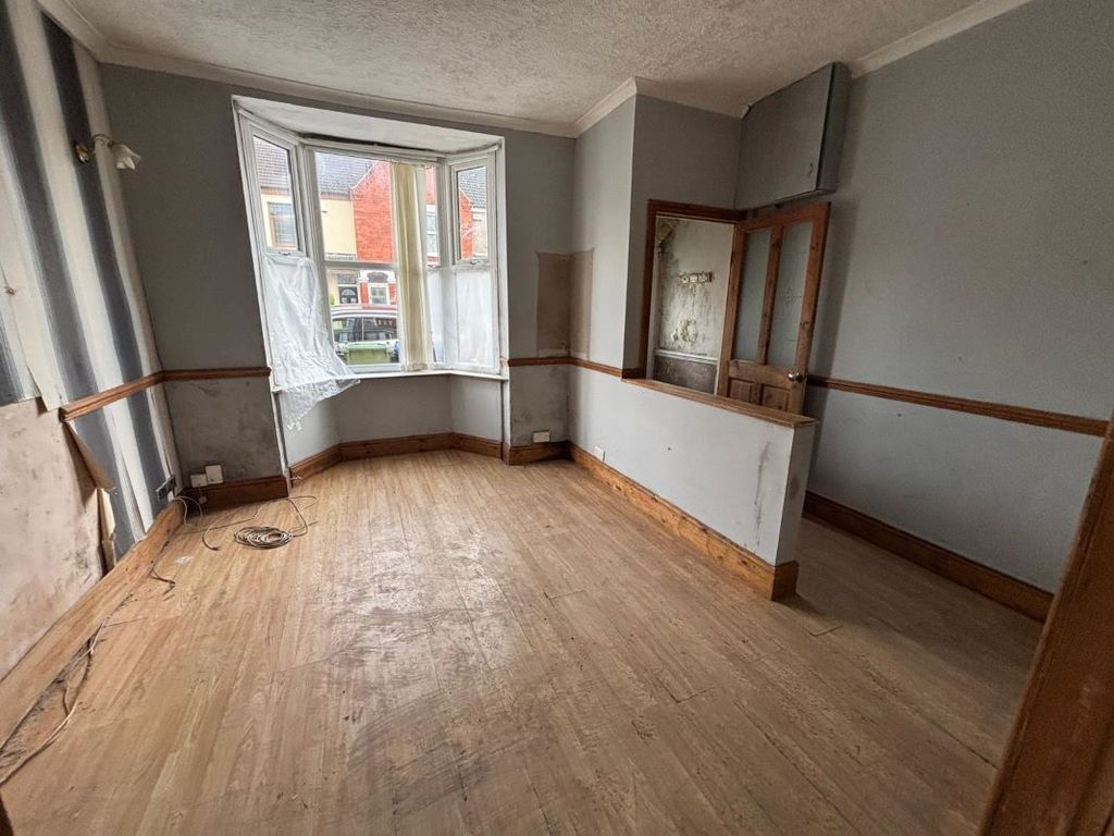 Property photo 2 of 10 Image 2