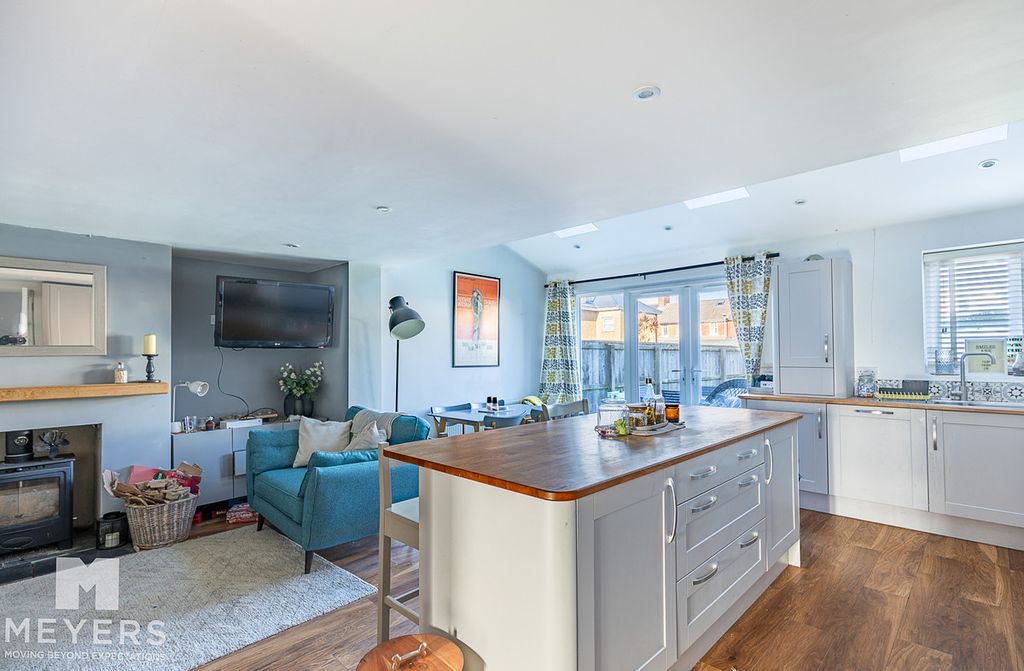 Property photo 2 of 13