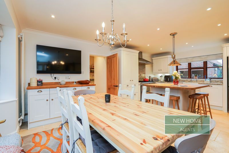 Property photo 3 of 43 Photo 28