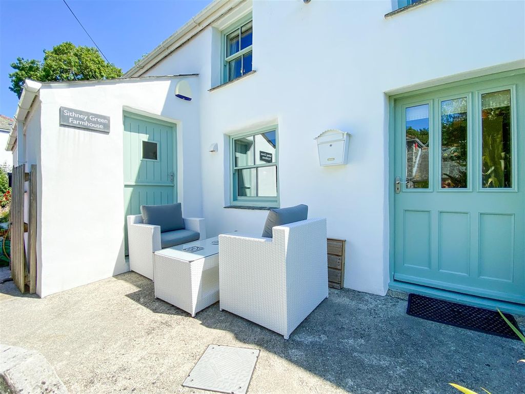 Property photo 2 of 28 Outside Seating