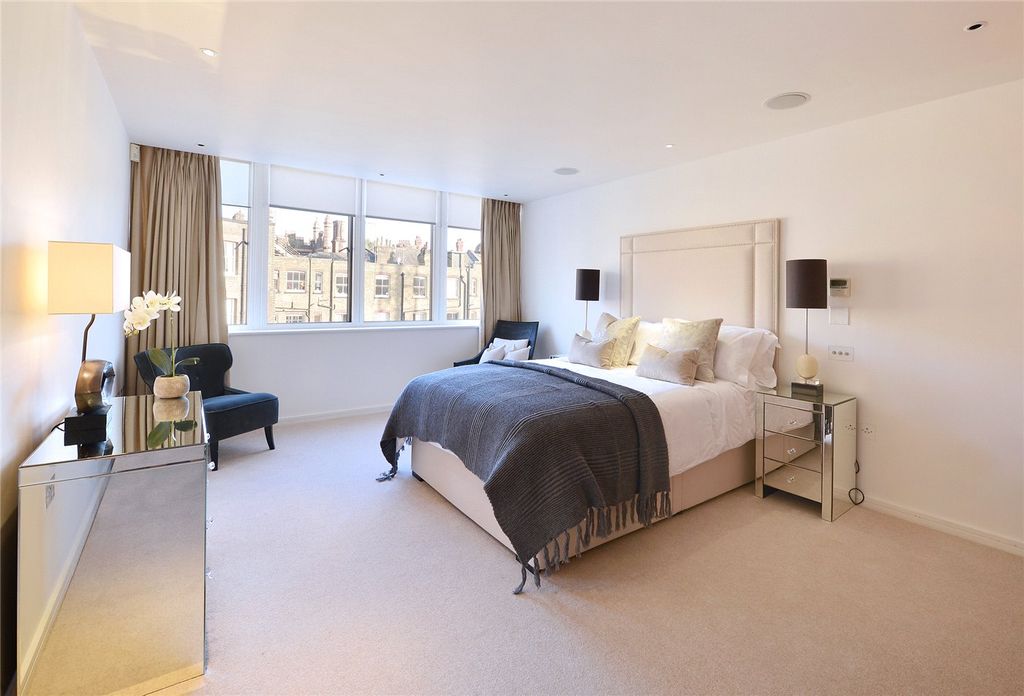 Property photo 3 of 7 Picture No. 11