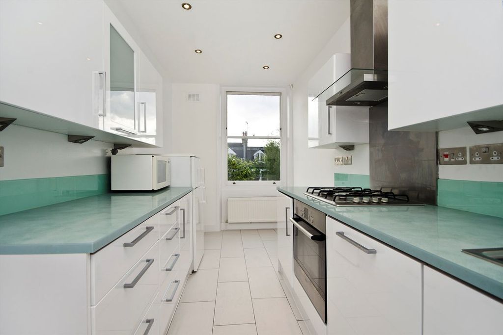 Property photo 3 of 6
