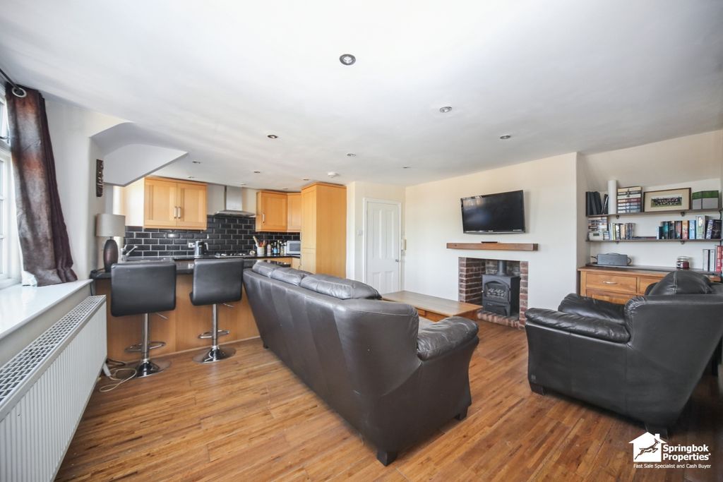 Property photo 3 of 10 Image 2