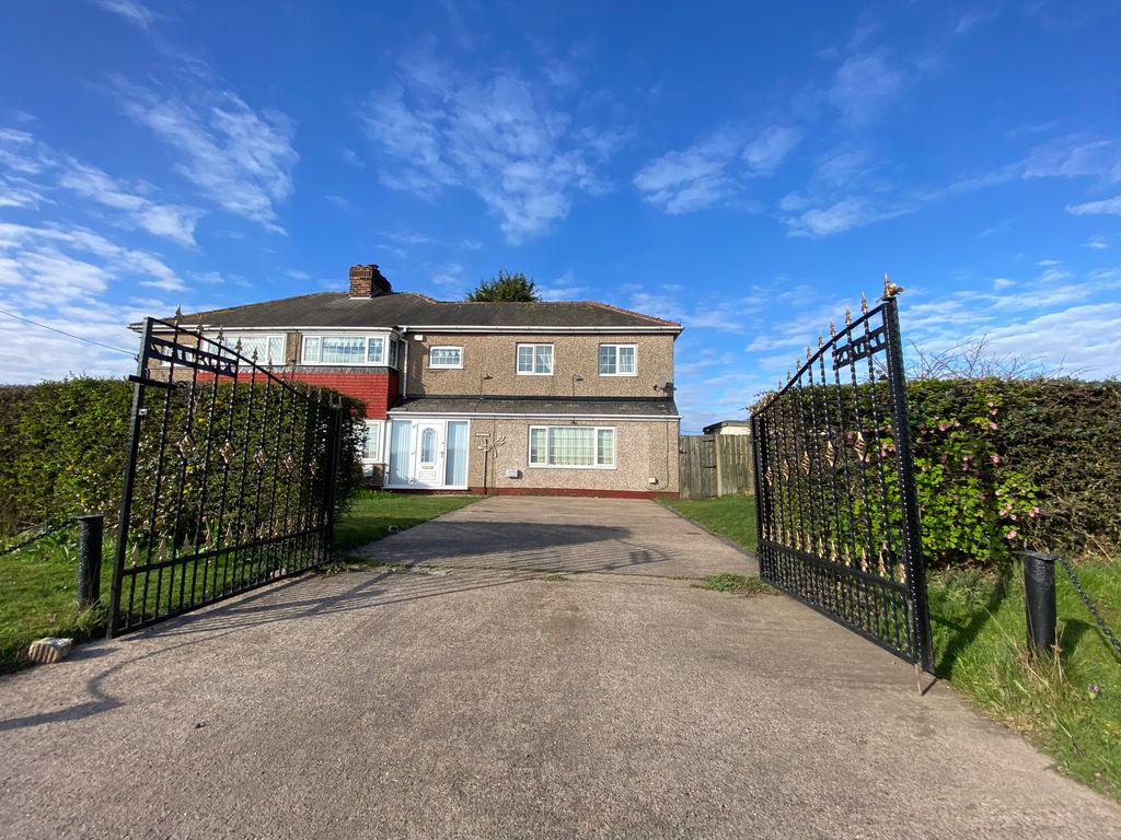 Property photo 1 of 11 Front