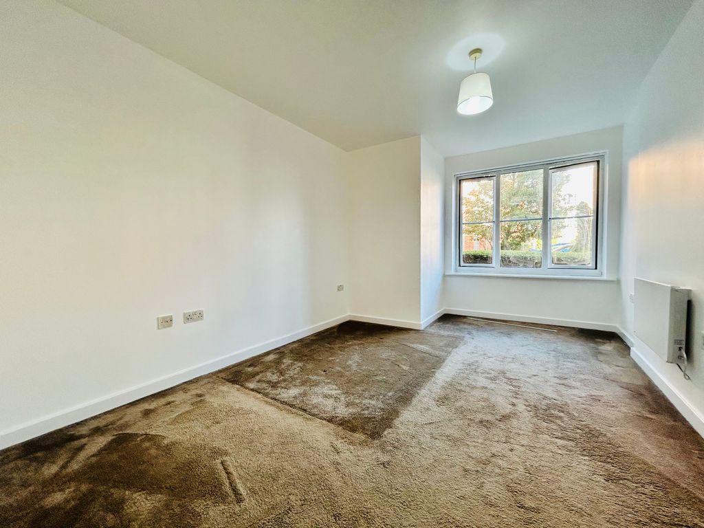 Property photo 2 of 6 Bedroom 1