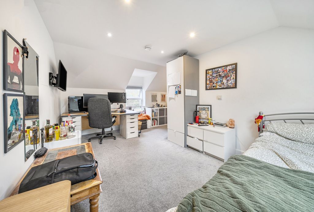 Property photo 2 of 23 1362046-11-68E905...