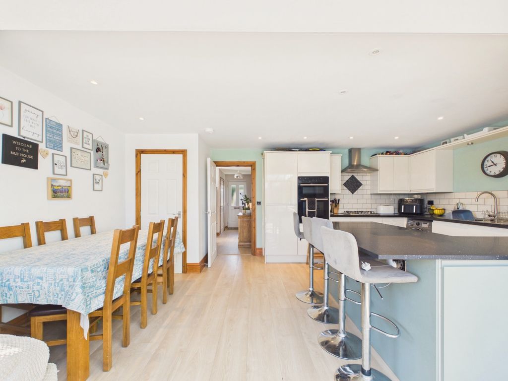 Property photo 3 of 26 5527485