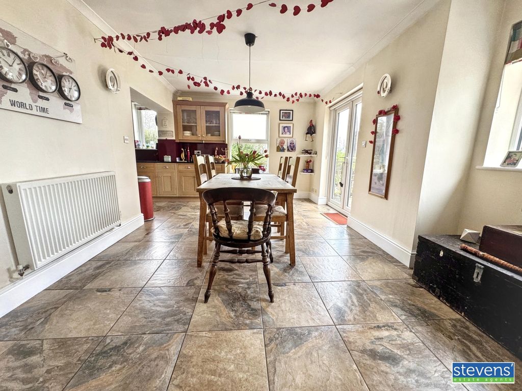 Property photo 3 of 33 Img_9298