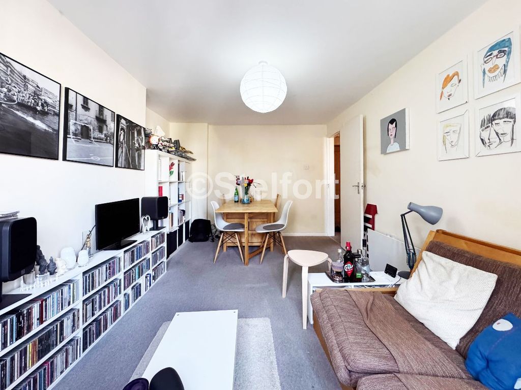 Property photo 3 of 6