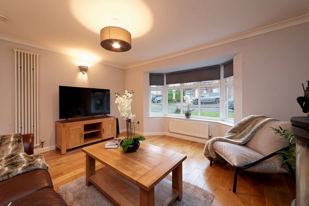 Property photo 2 of 28