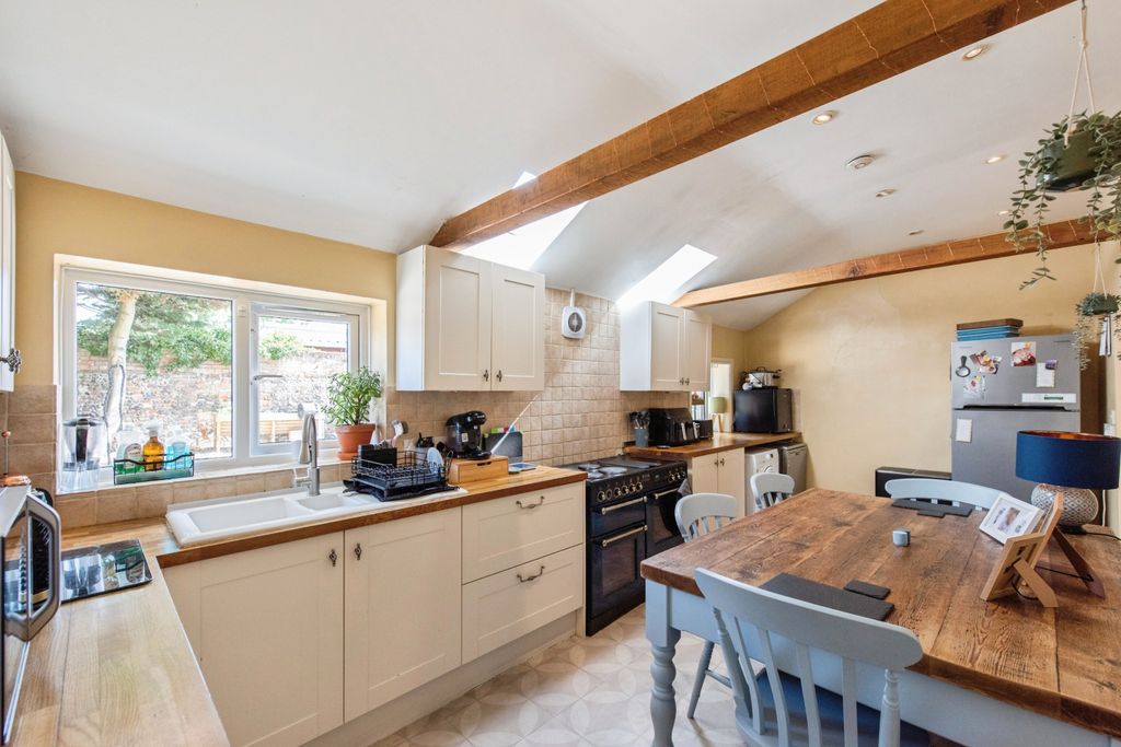 Property photo 2 of 29 Cottage Kitchen